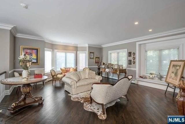 21 Sherbrooke Ct - Photo 3 of 18