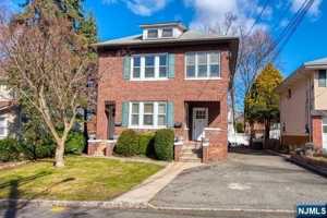 featured image of 160 Manhattan Ter #1
