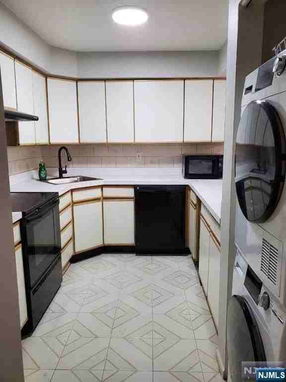 523 Windsor Dr - Photo 6 of 15