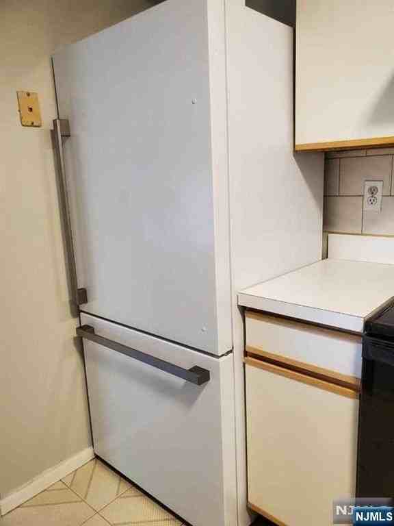 523 Windsor Dr - Photo 7 of 15