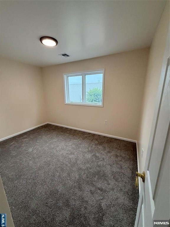 79 Wesley St - Photo 6 of 9