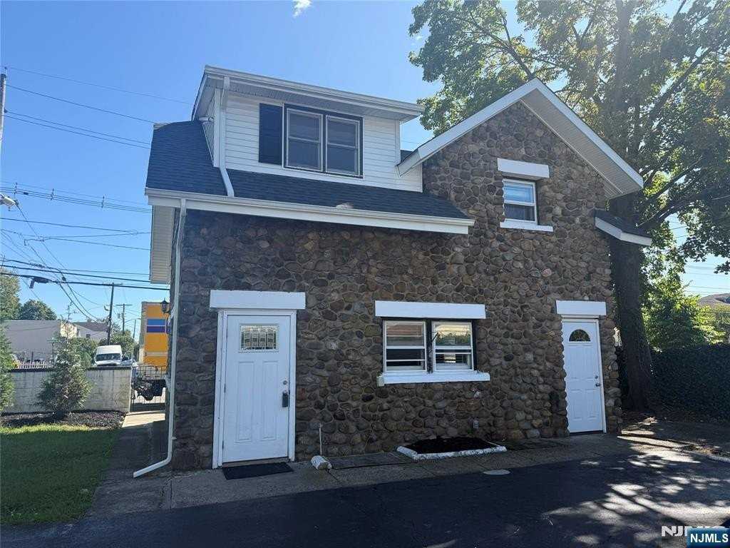 5-21 Berdan Ave #1