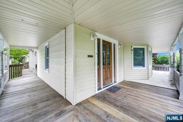 816 Pascack Rd - Photo 2 of 23