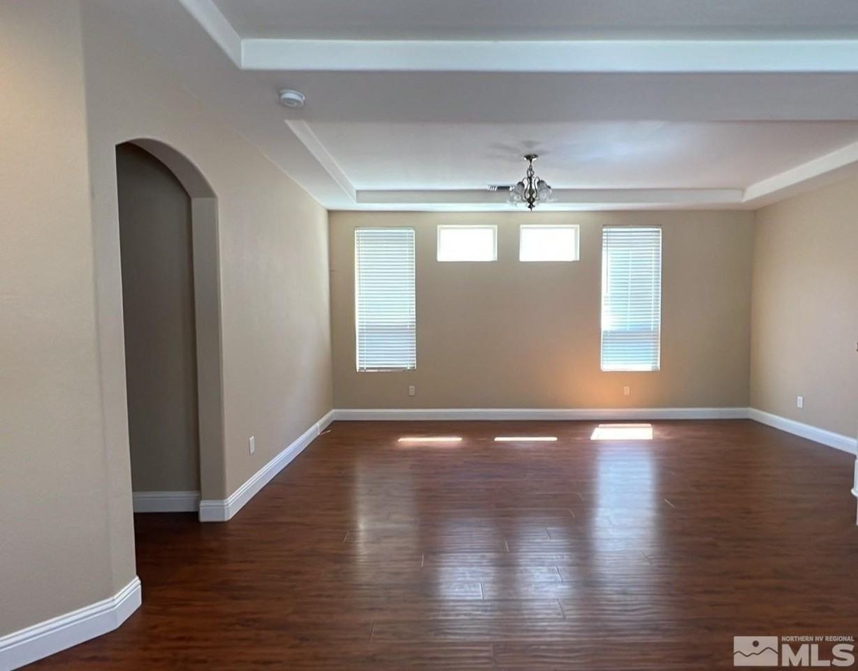 2663 Chaucer St - Photo 5 of 10