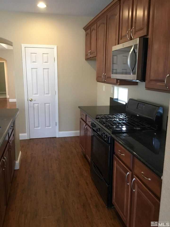 2663 Chaucer St - Photo 7 of 10