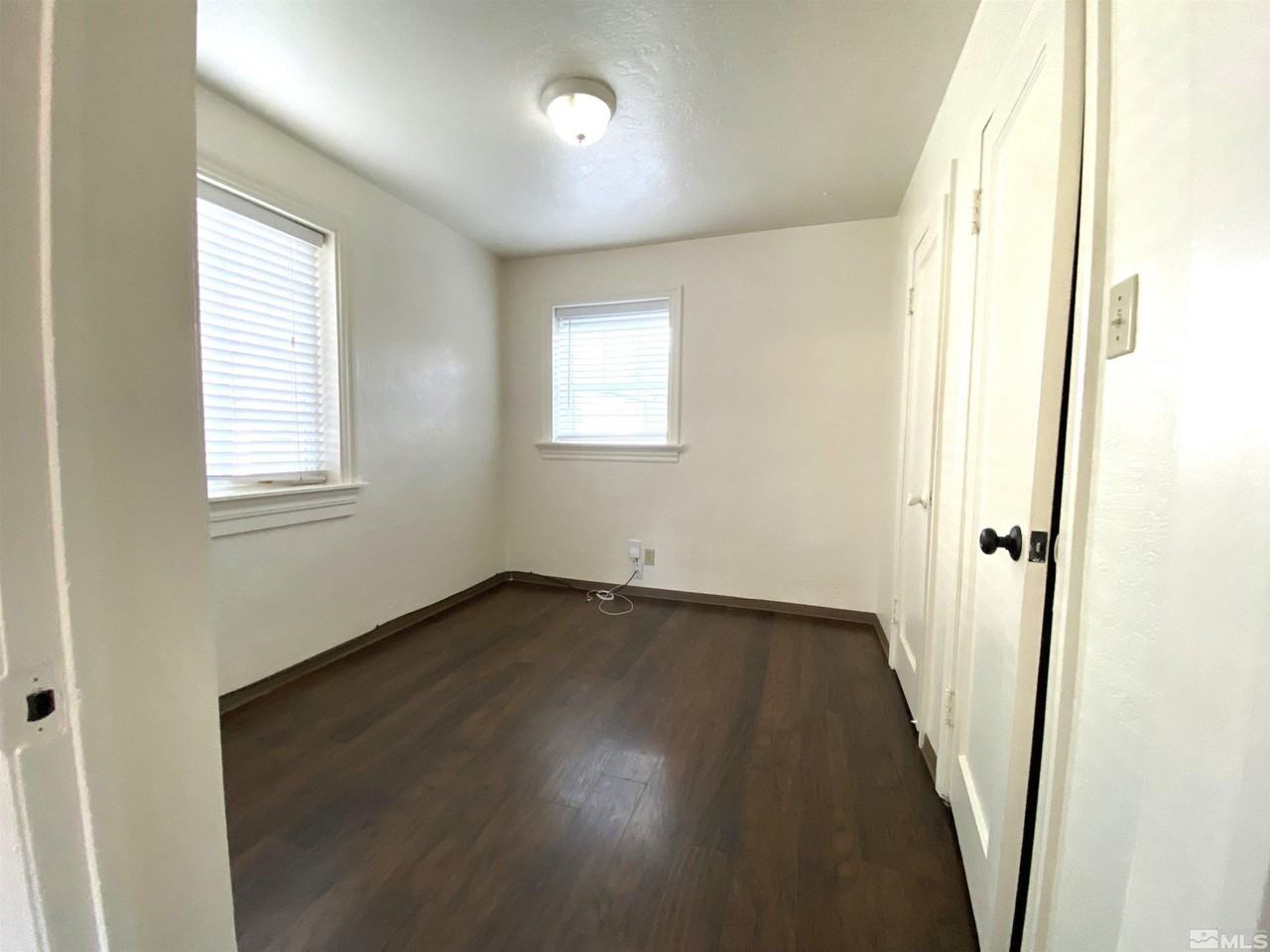 514 7th St - Photo 3 of 5
