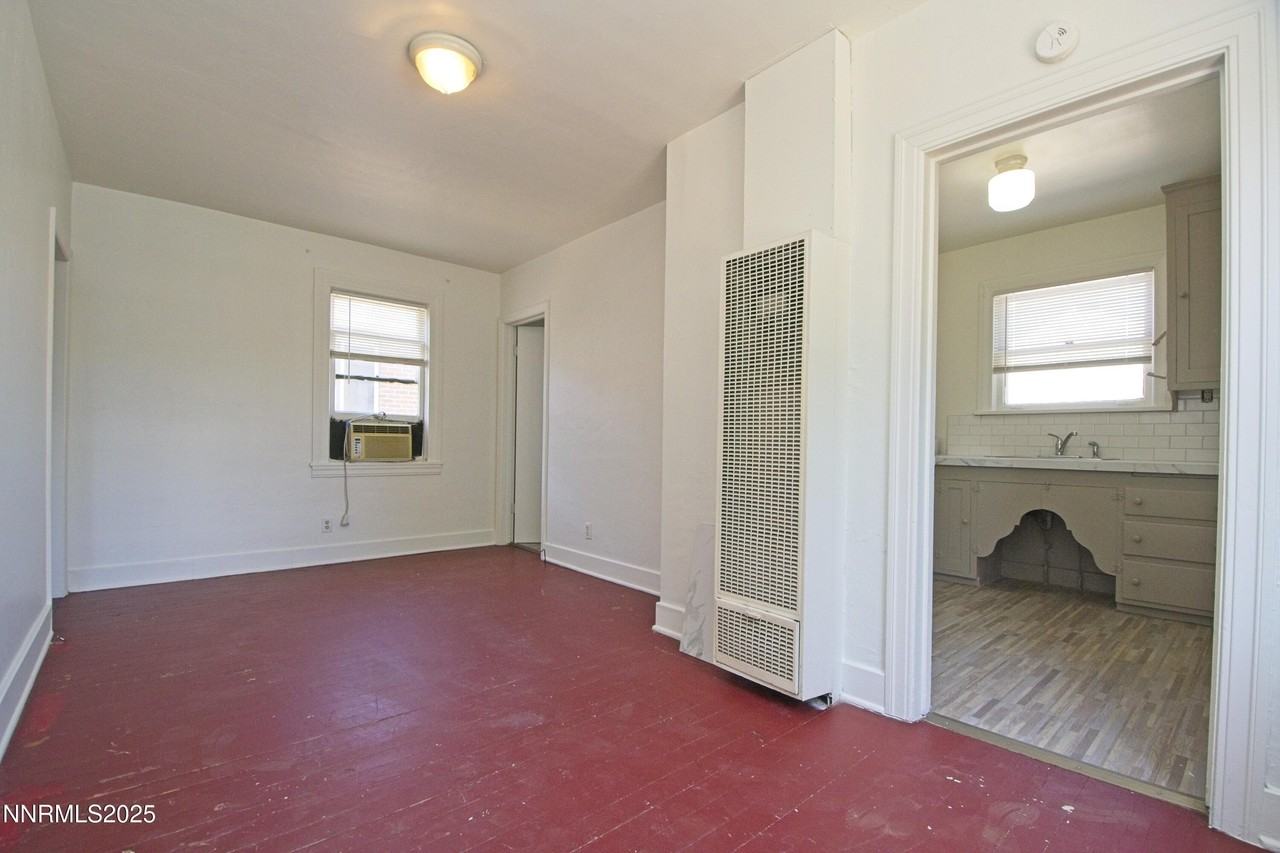 60 1/2 Boyd Pl - Photo 6 of 11