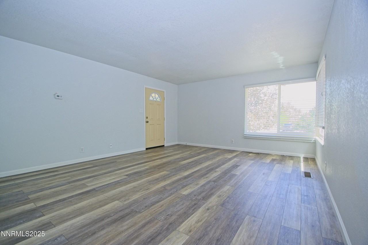 3103 Lakeside Dr - Photo 3 of 21