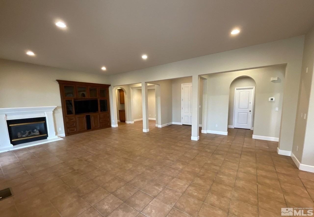 1850 Sun Shadow Ct - Photo 4 of 40