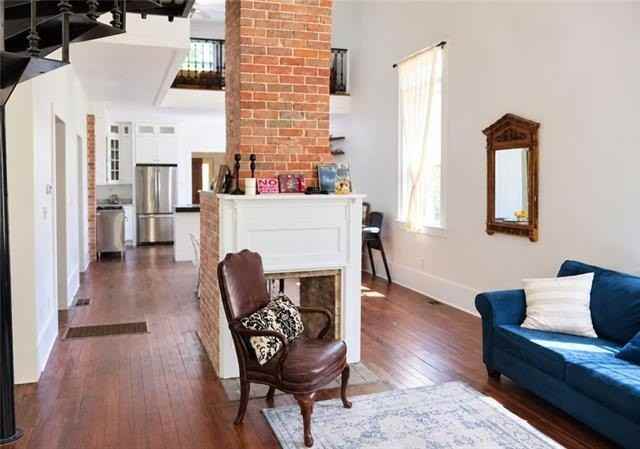 2528 College St - Photo 3 of 15
