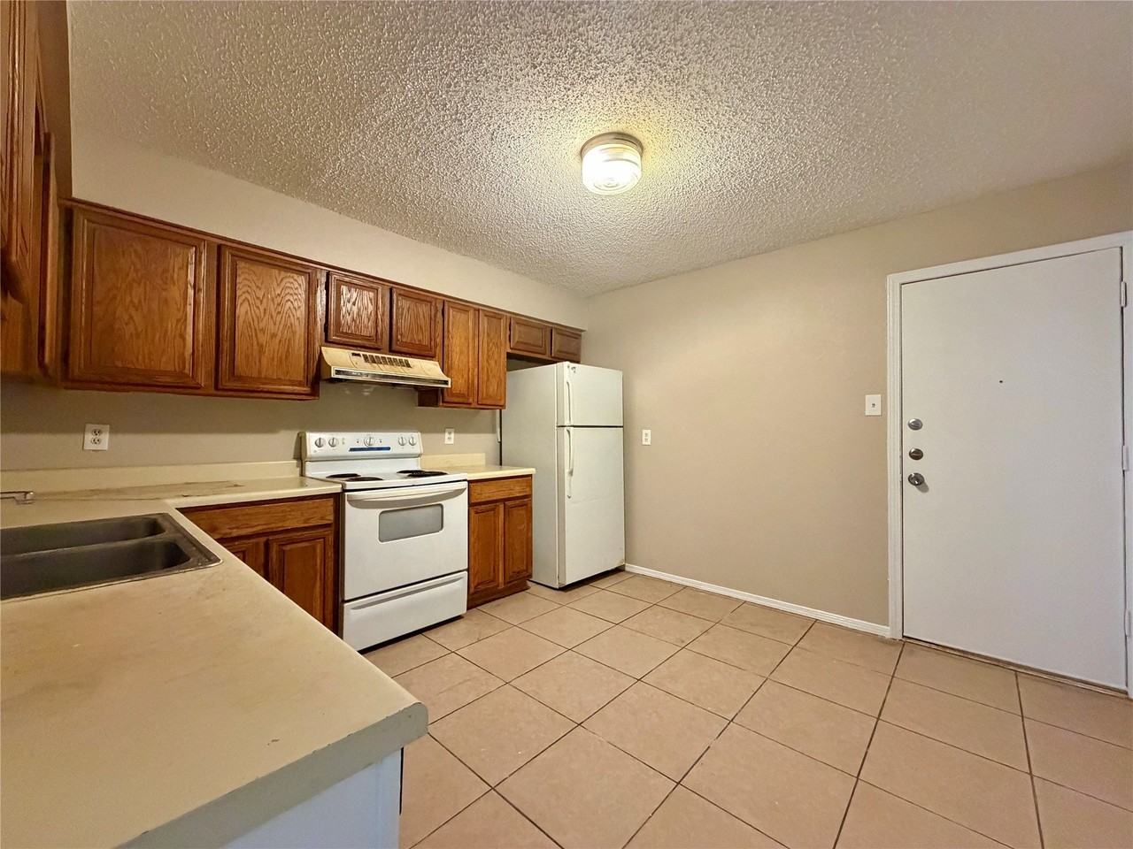 3071 Olympia Dr - Photo 5 of 20