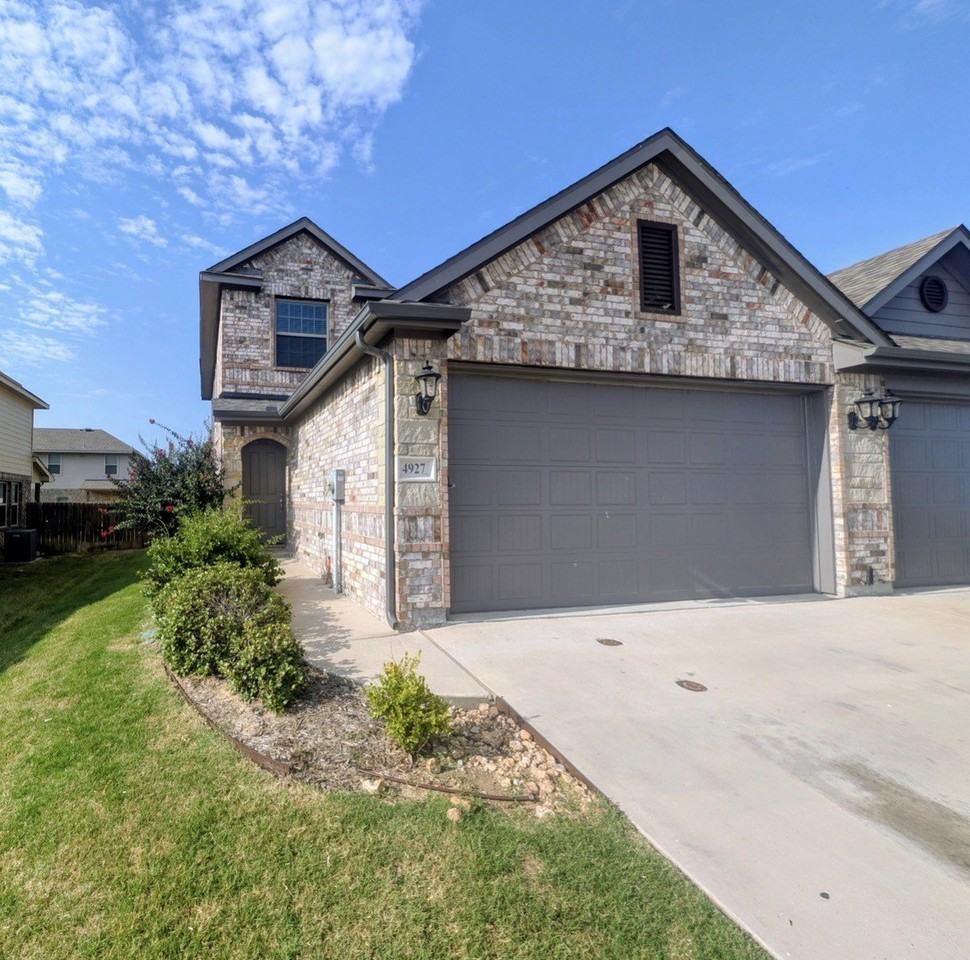 4925 Sanger Circle Dr
