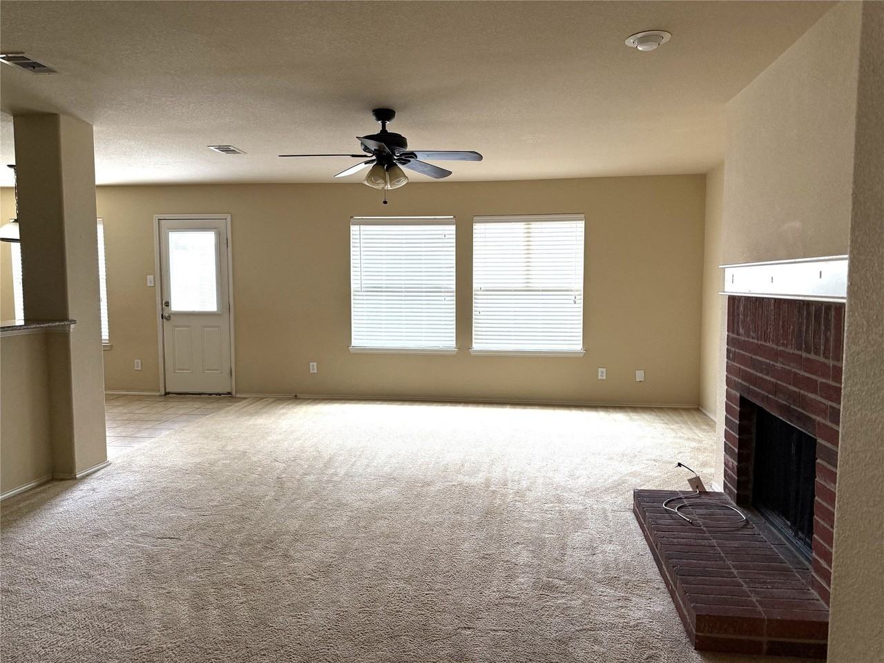 10687 Midway Dr - Photo 3 of 20