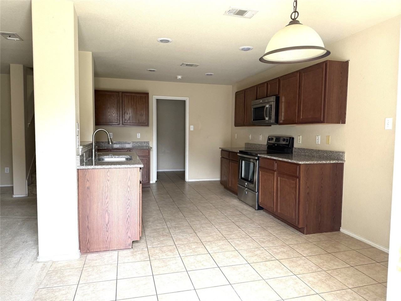 10687 Midway Dr - Photo 6 of 20