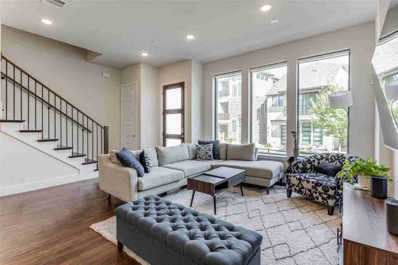 8052 Zeppos Dr - Photo 4 of 18