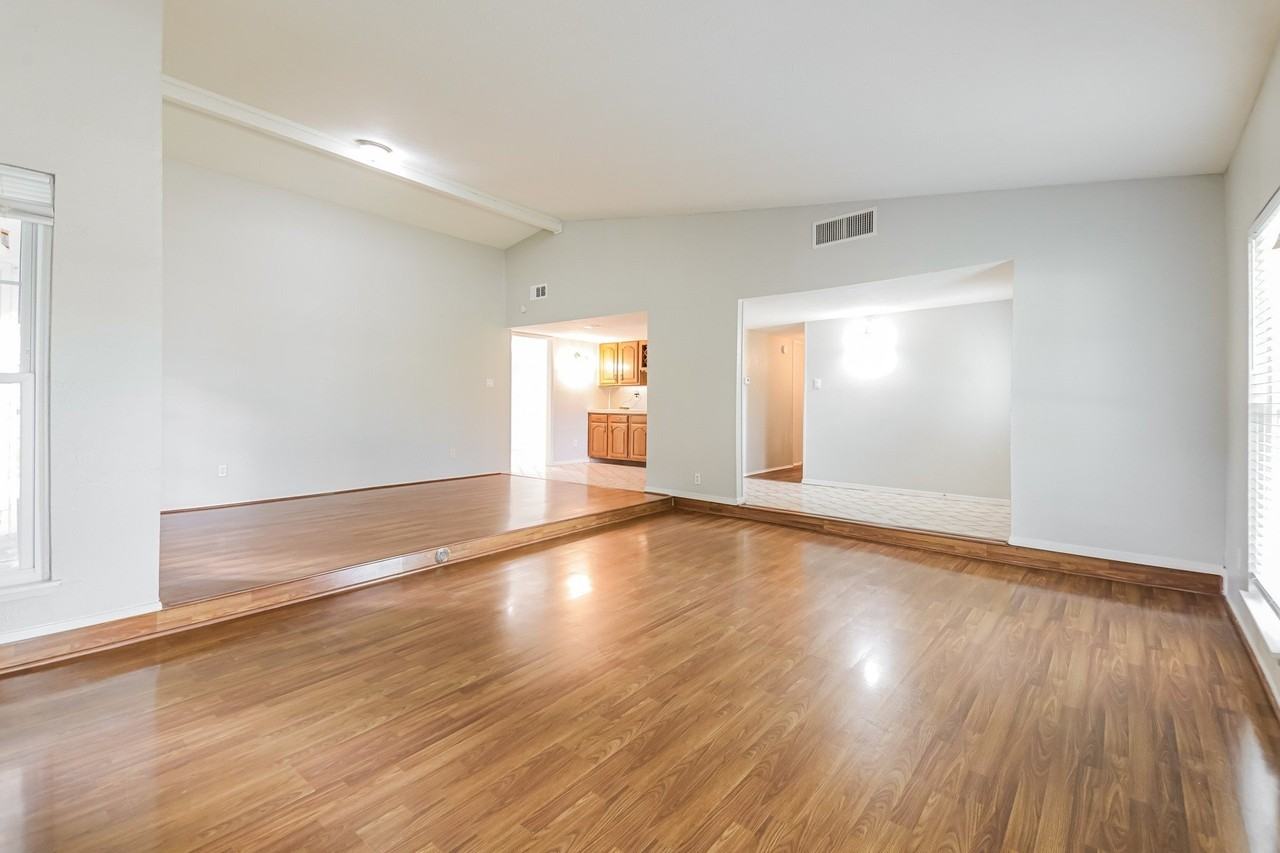 3464 Livingston Ln - Photo 6 of 15