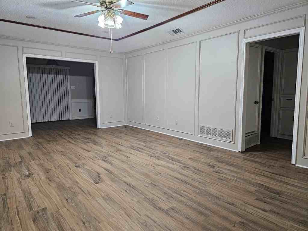 309 Christie Ct - Photo 3 of 12