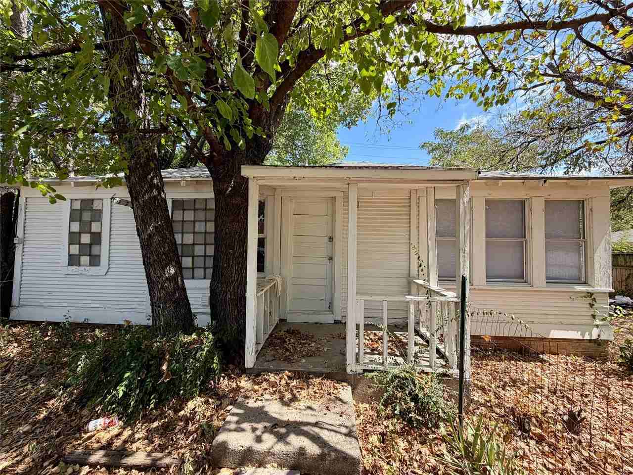 530 Schmitz Ave - Photo 3 of 12