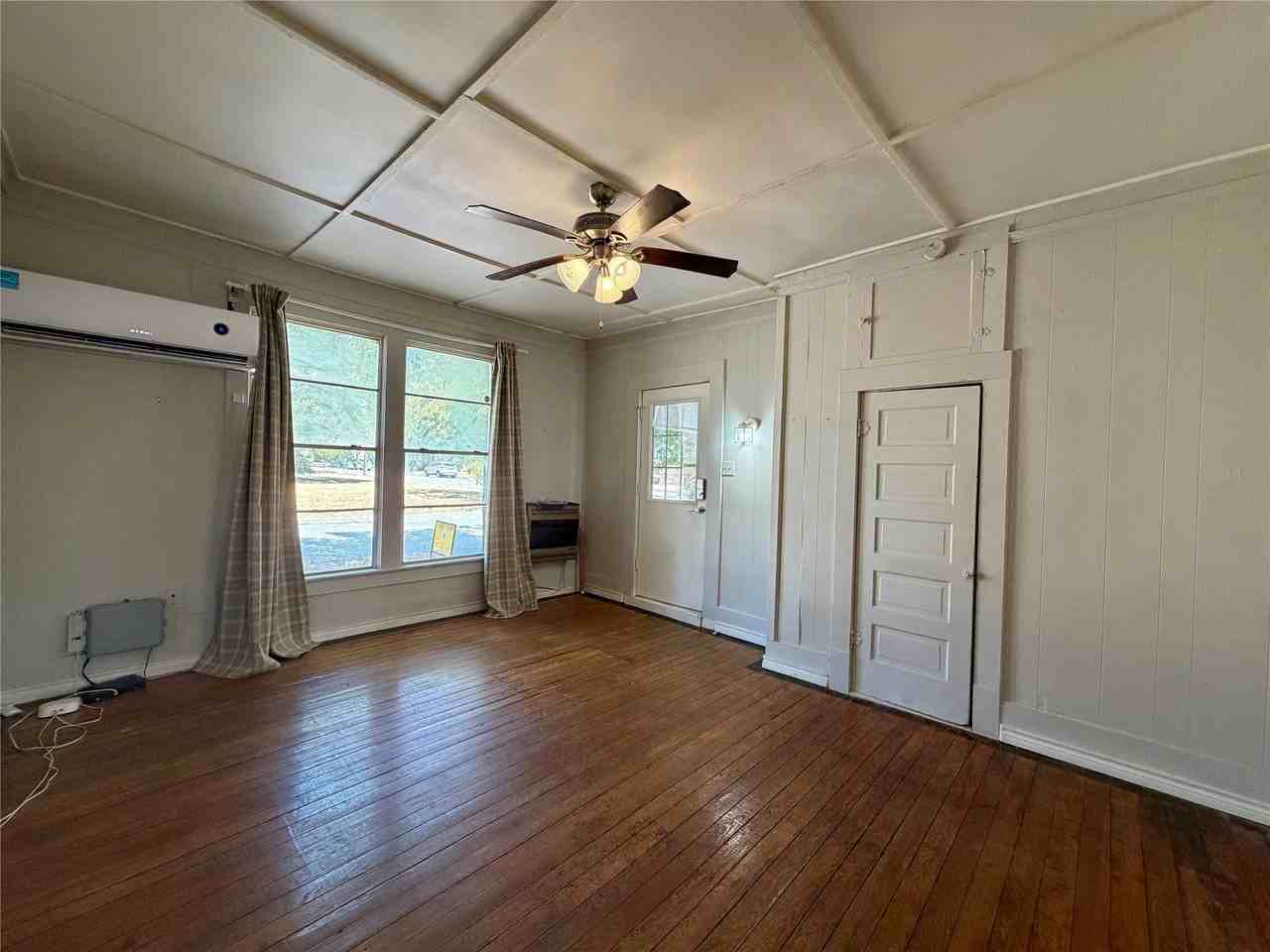 530 Schmitz Ave - Photo 5 of 12
