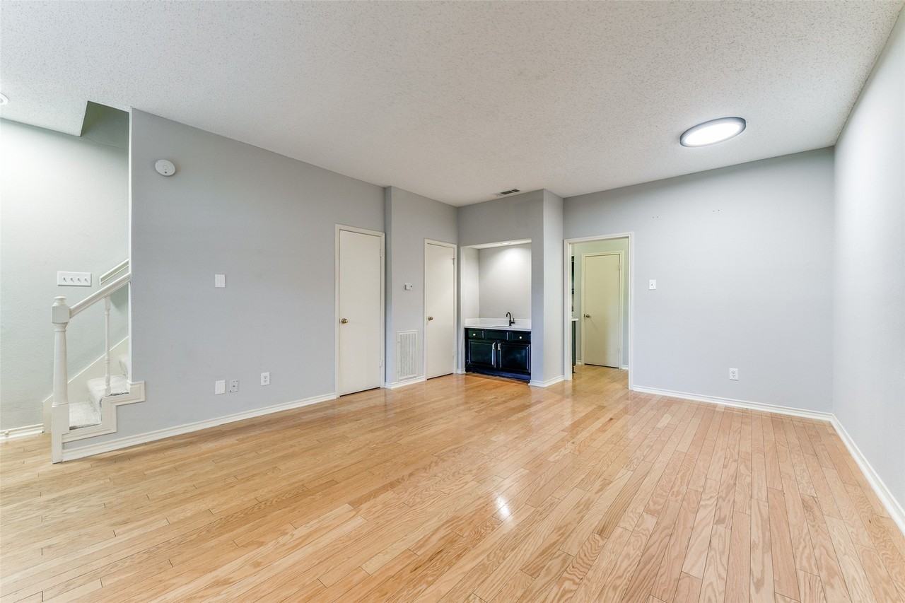 6123 Oram St #1 - Photo 3 of 12