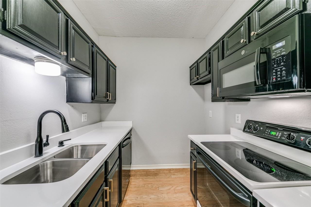 6123 Oram St #1 - Photo 7 of 12