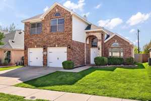 featured image of 11208 Whispering Brook Ln