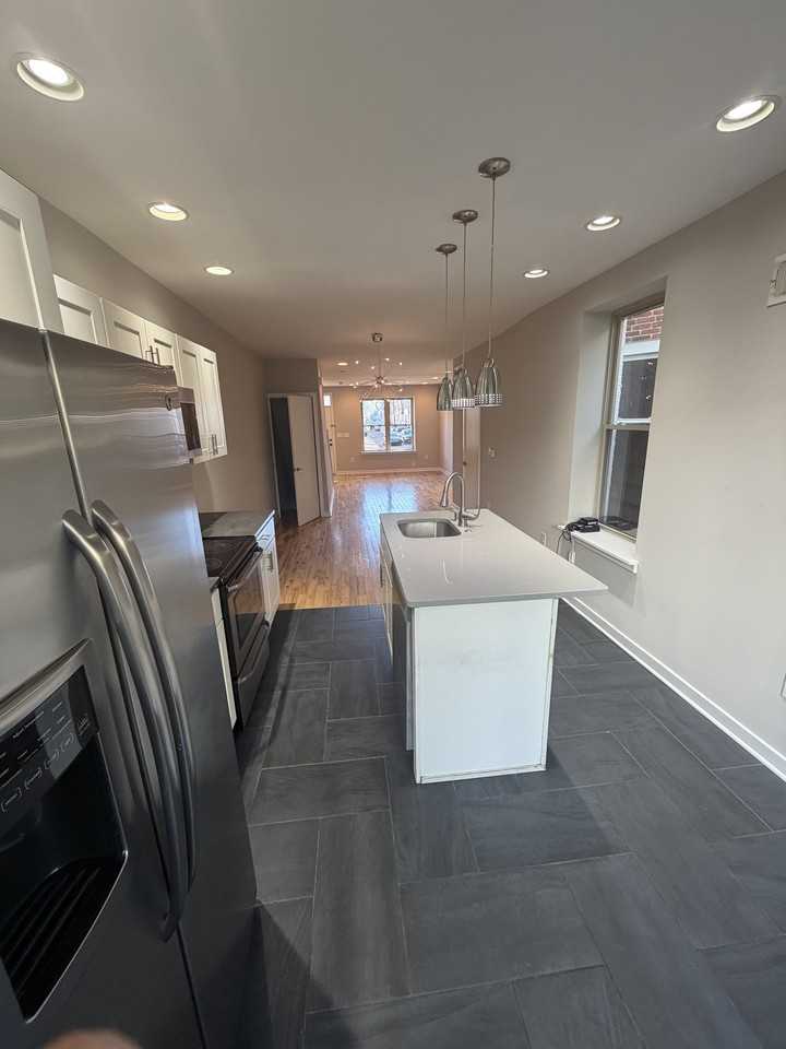 2615 Dickinson St #1 - Photo 3 of 15