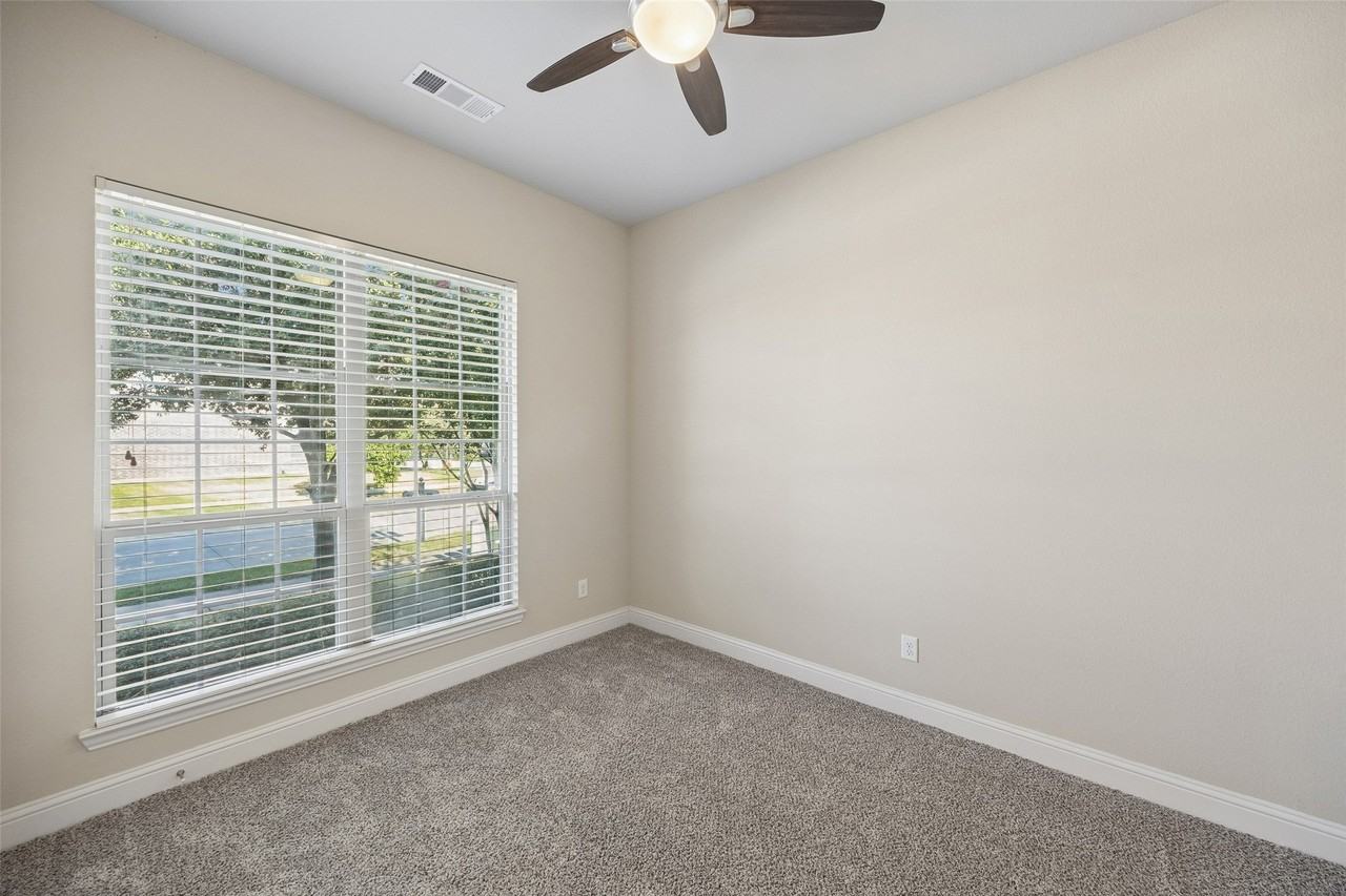 1824 Balboa Park Dr - Photo 4 of 33