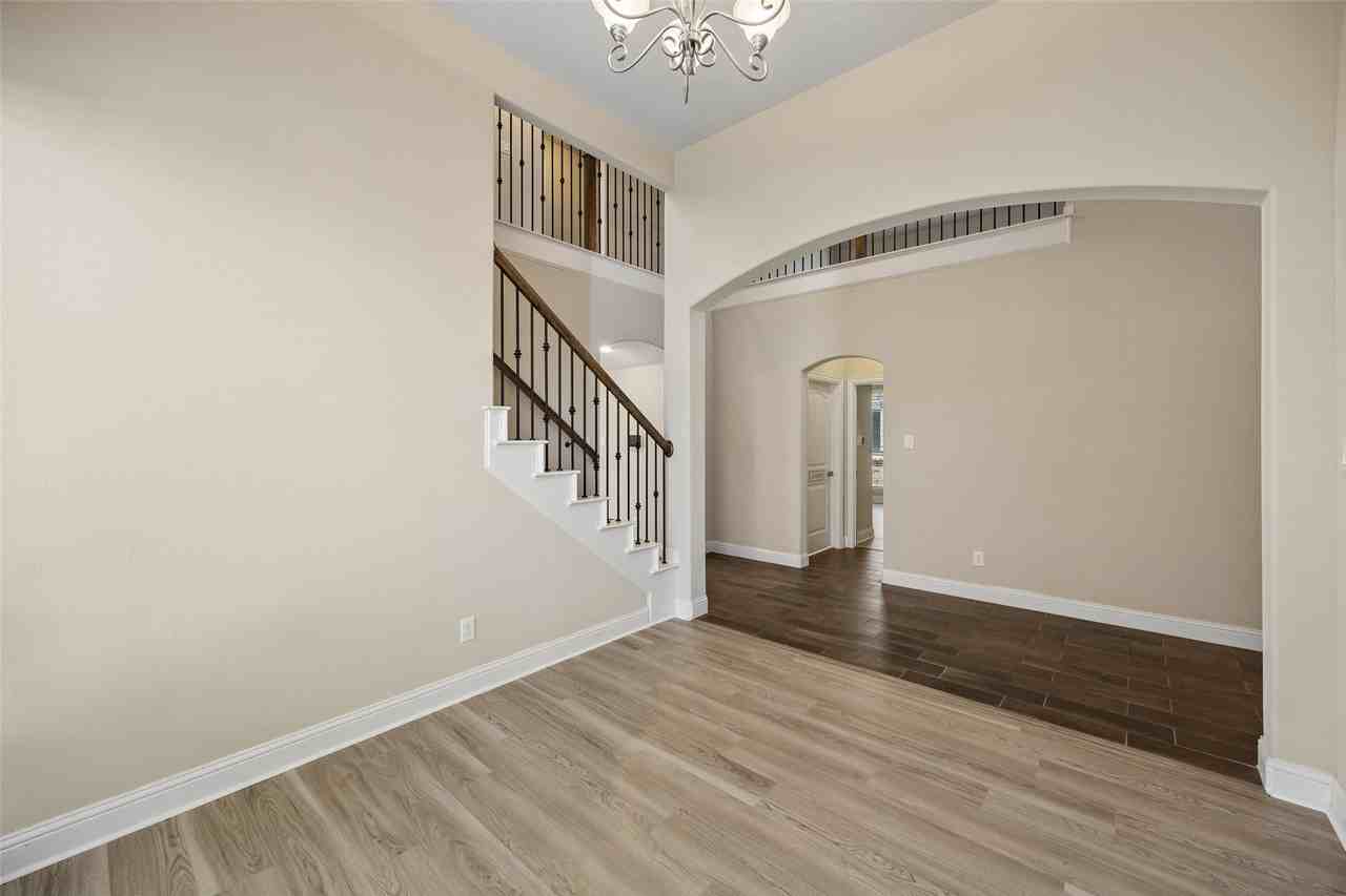 1824 Balboa Park Dr - Photo 6 of 33