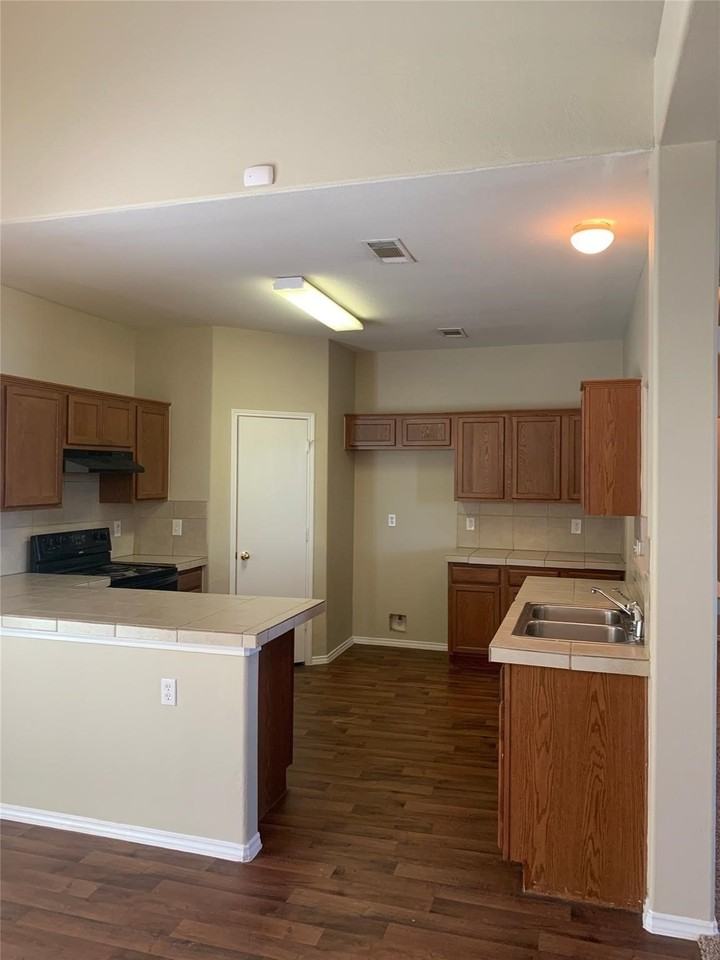 1470 Sax Leigh Dr - Photo 5 of 5