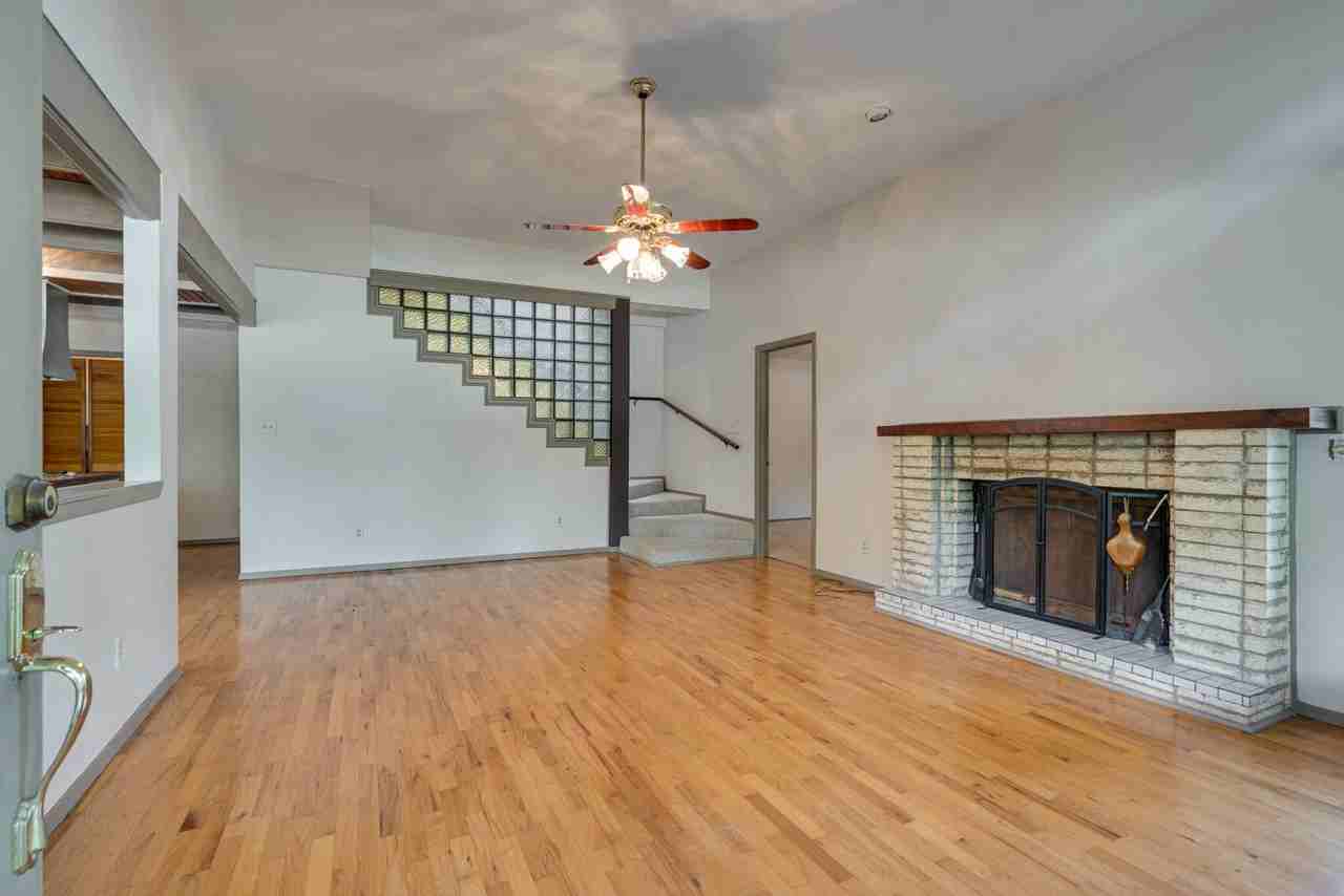 1301 Dublin St - Photo 5 of 34