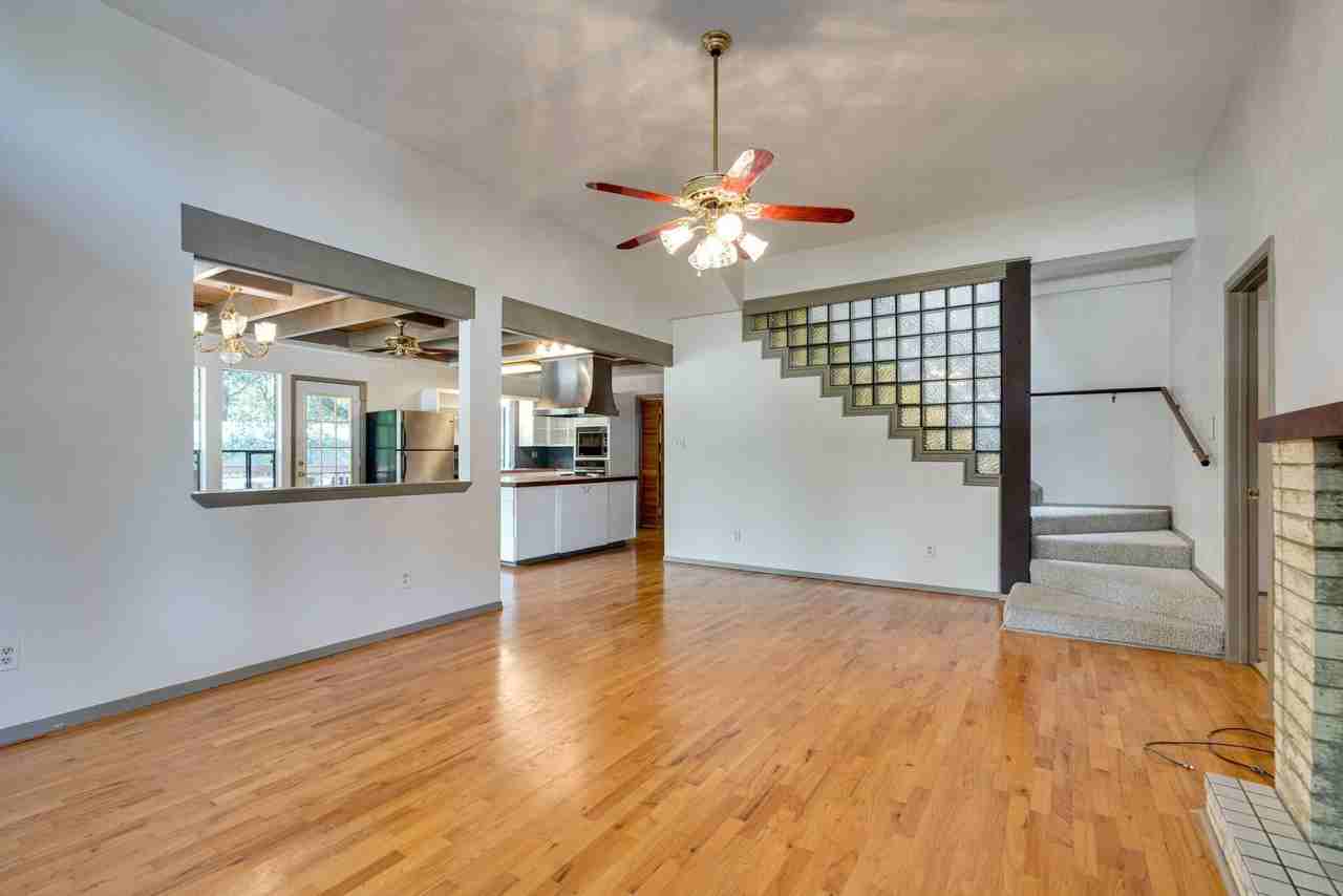 1301 Dublin St - Photo 6 of 34