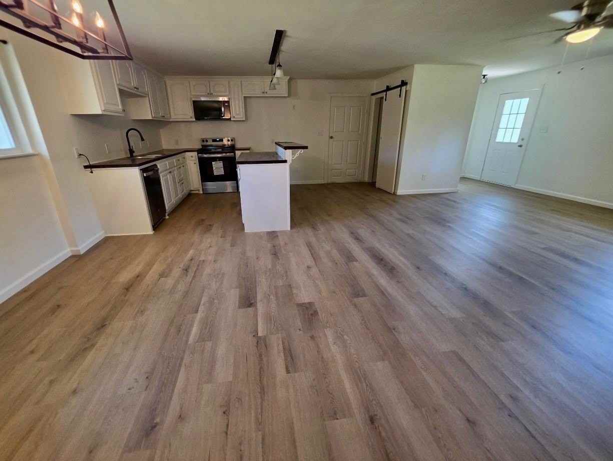 208 Miller St - Photo 4 of 17