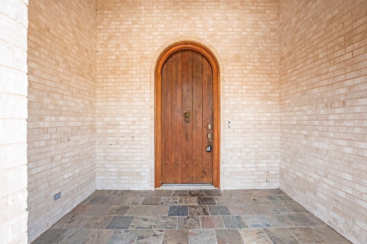 9520 Nutcracker Ct - Photo 6 of 40