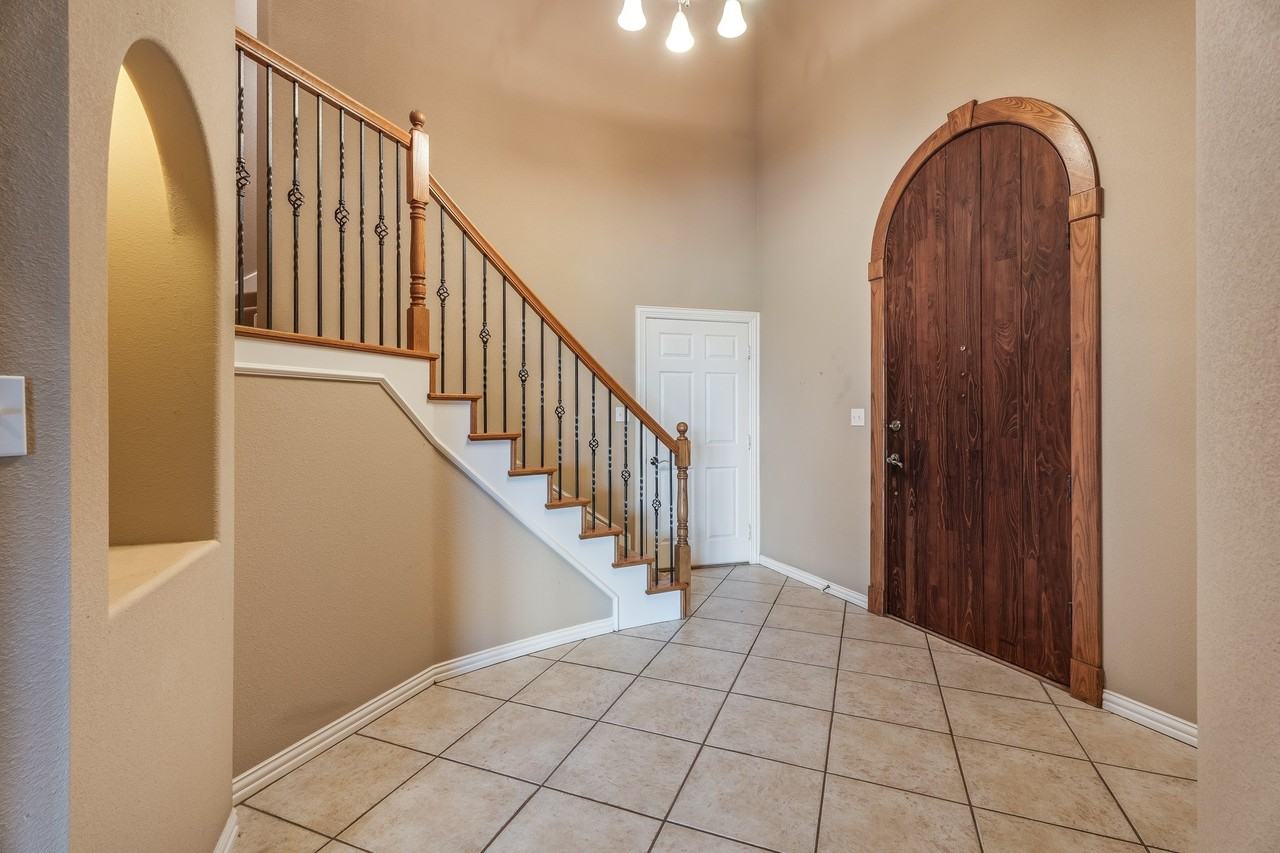 9520 Nutcracker Ct - Photo 7 of 40