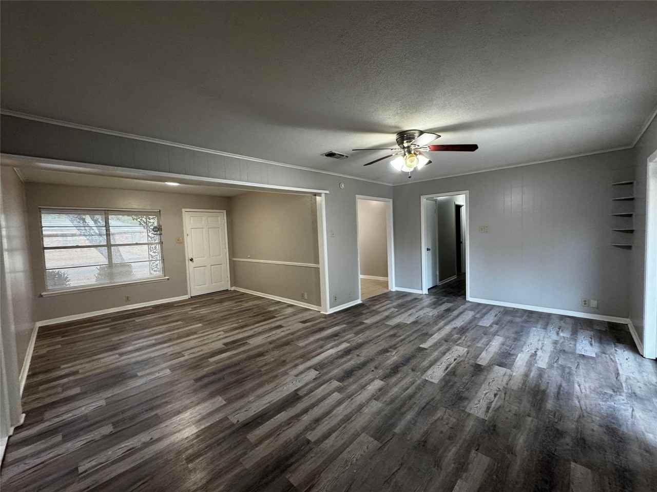 606 N Overlook Dr - Photo 4 of 11