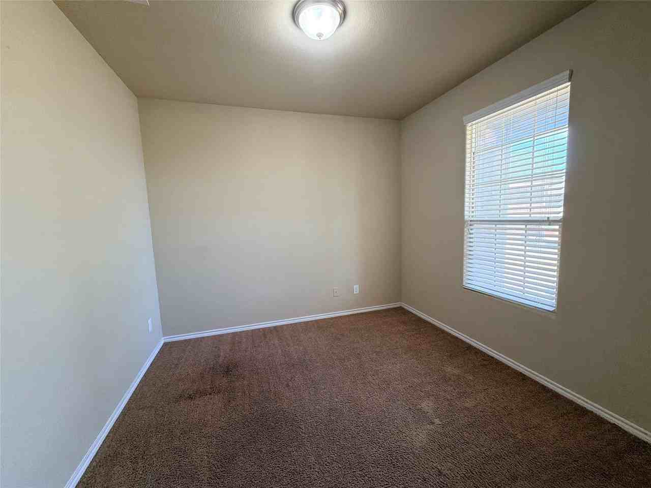 1137 Colchester Ct - Photo 3 of 18