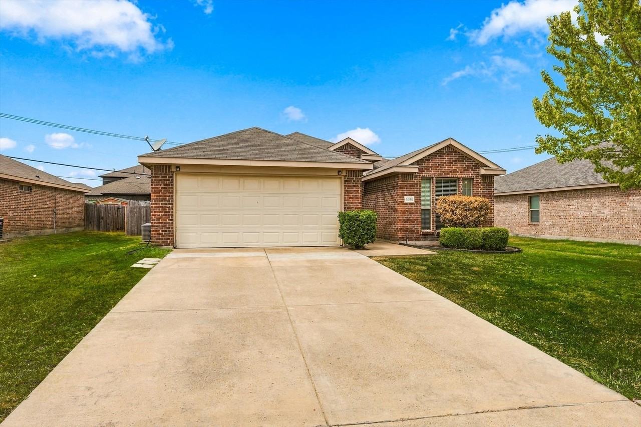 2515 Wynngate Dr - Photo 3 of 36
