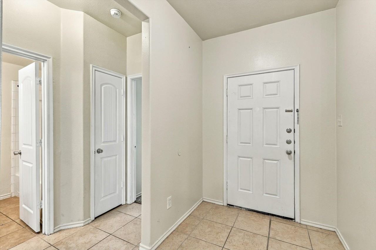 2515 Wynngate Dr - Photo 5 of 36