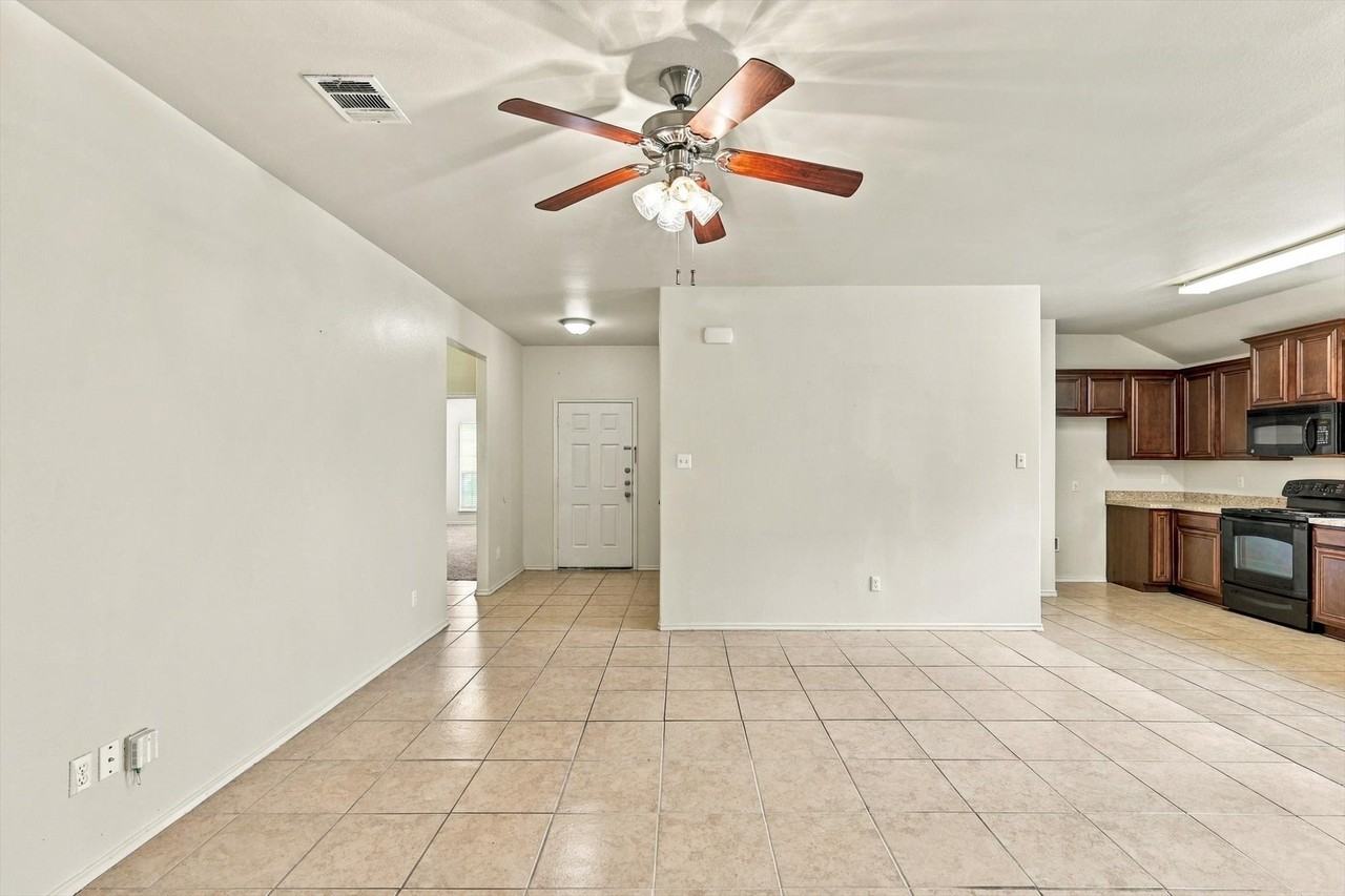 2515 Wynngate Dr - Photo 6 of 36