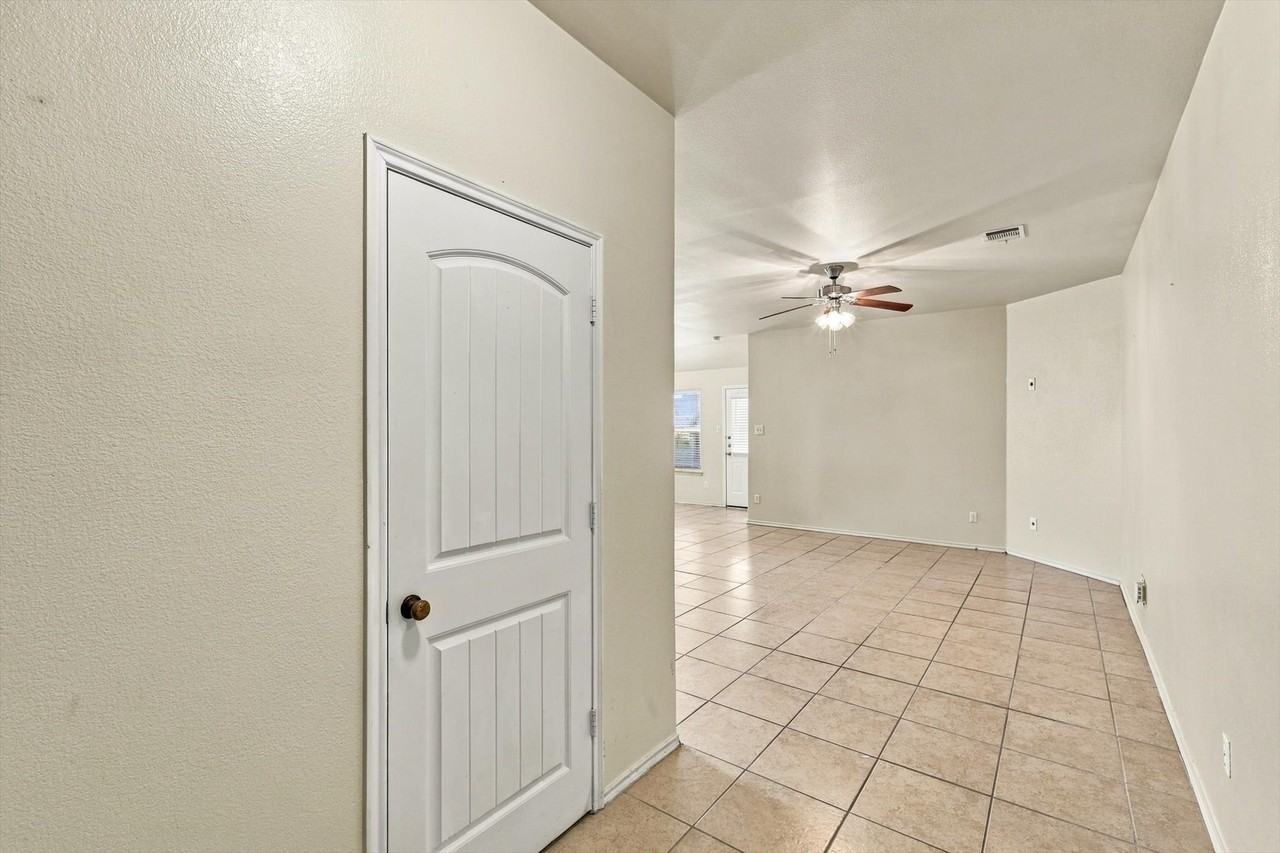 2515 Wynngate Dr - Photo 7 of 36