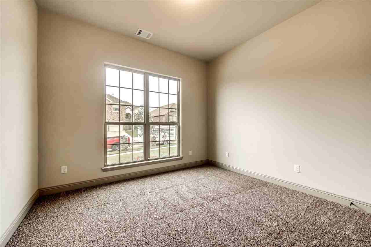 8512 Meadow Sweet Ln - Photo 4 of 21