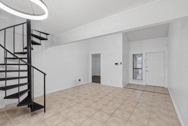 213 Hood St - Photo 3 of 17