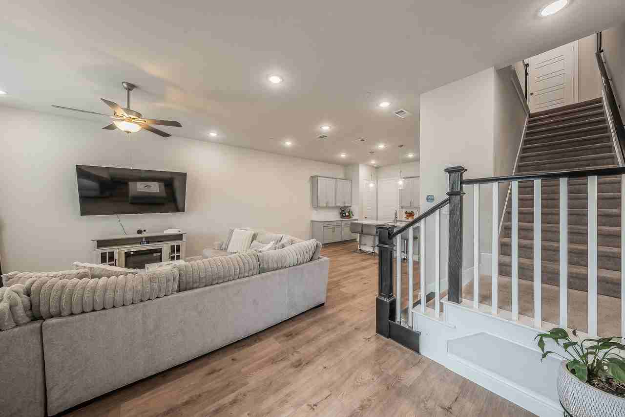12933 Couture Dr - Photo 2 of 37