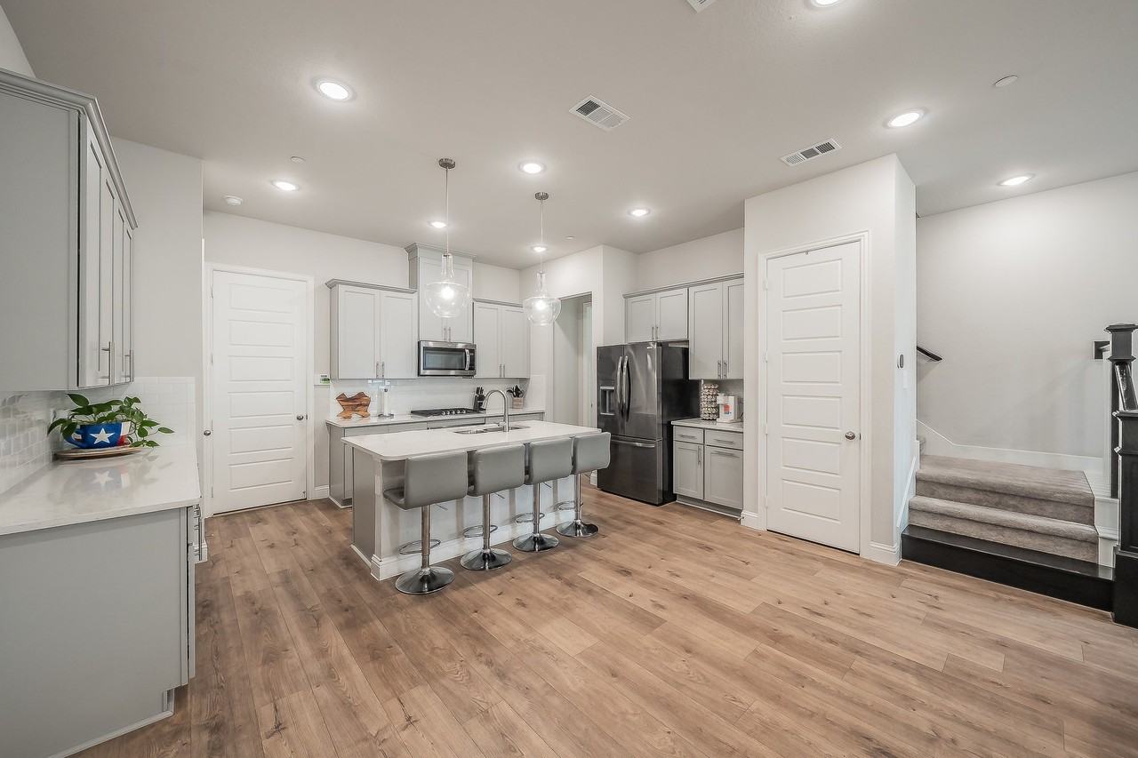 12933 Couture Dr - Photo 6 of 37