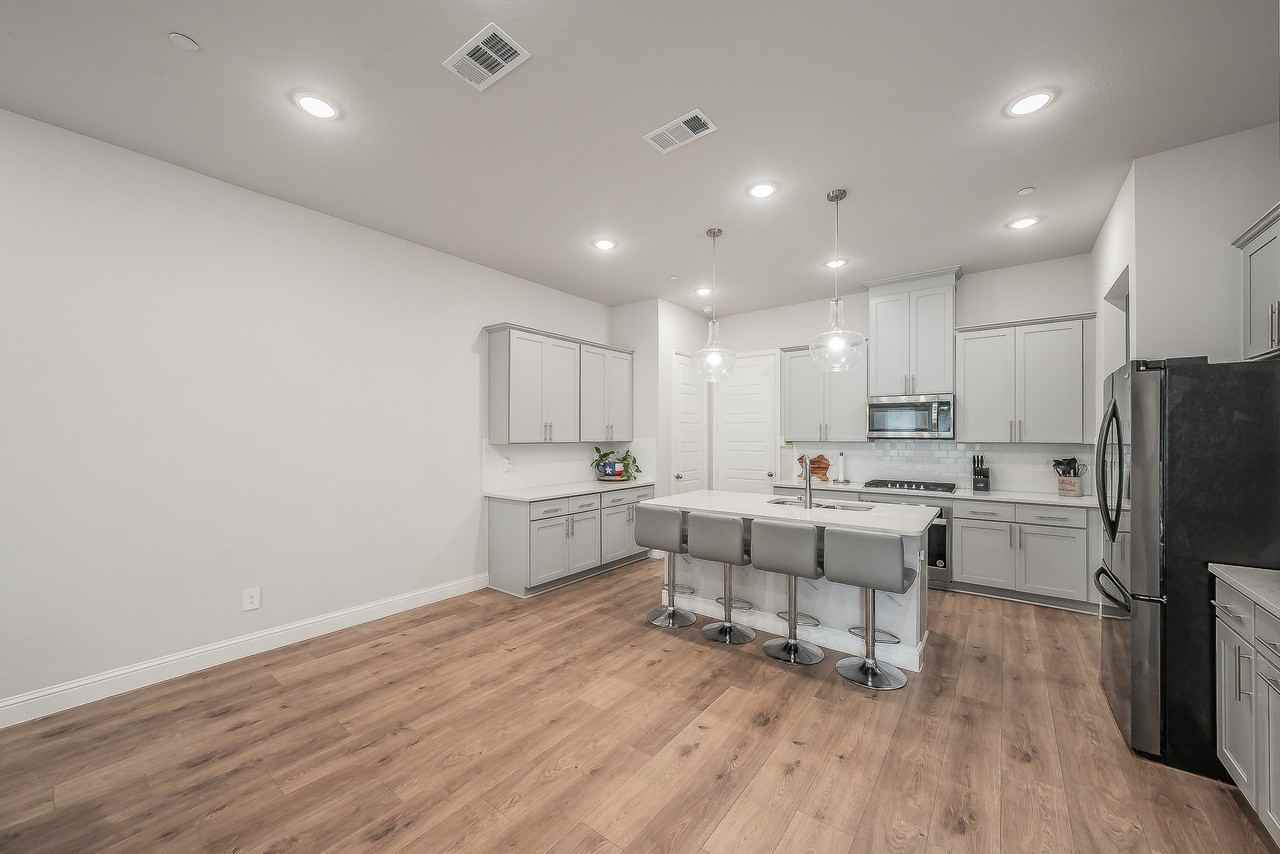 12933 Couture Dr - Photo 7 of 37