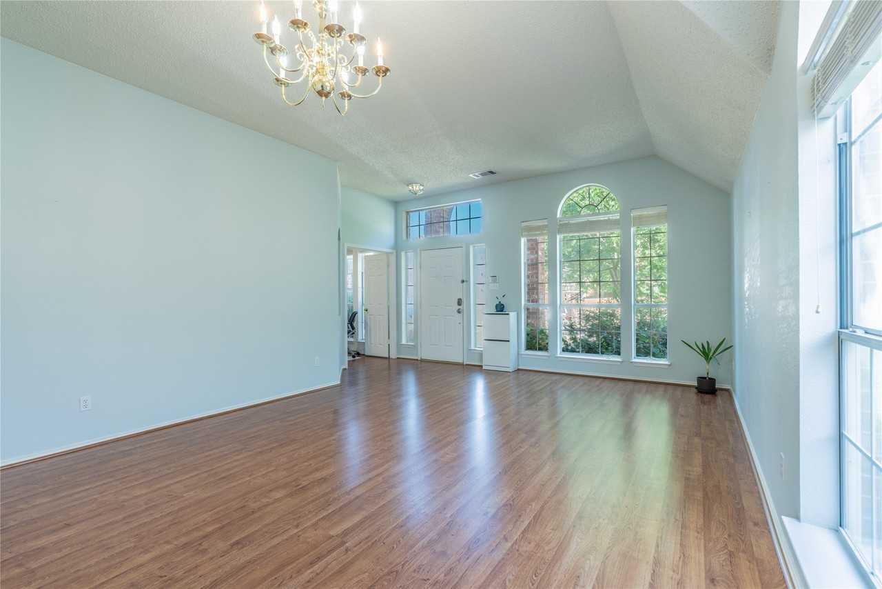 3112 Trailwood Ln - Photo 3 of 18