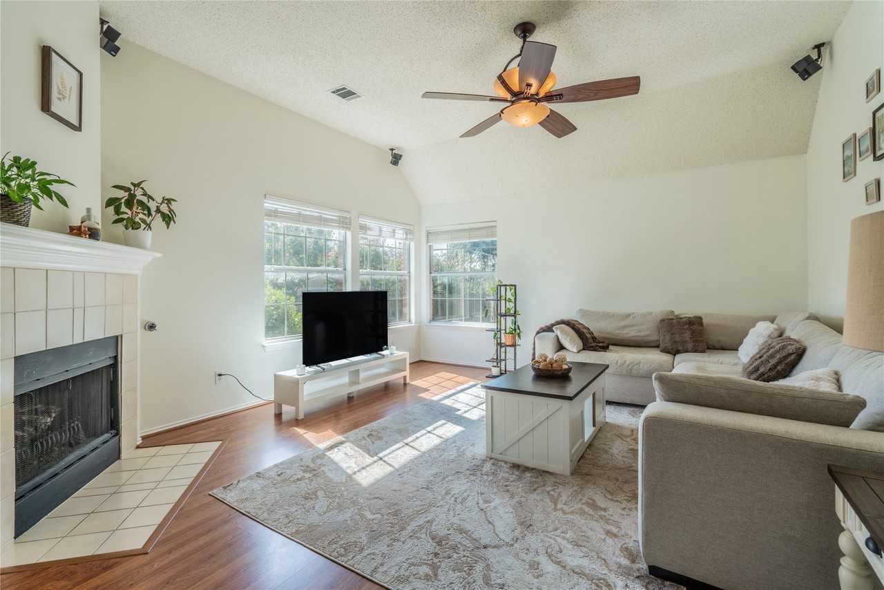 3112 Trailwood Ln - Photo 4 of 18