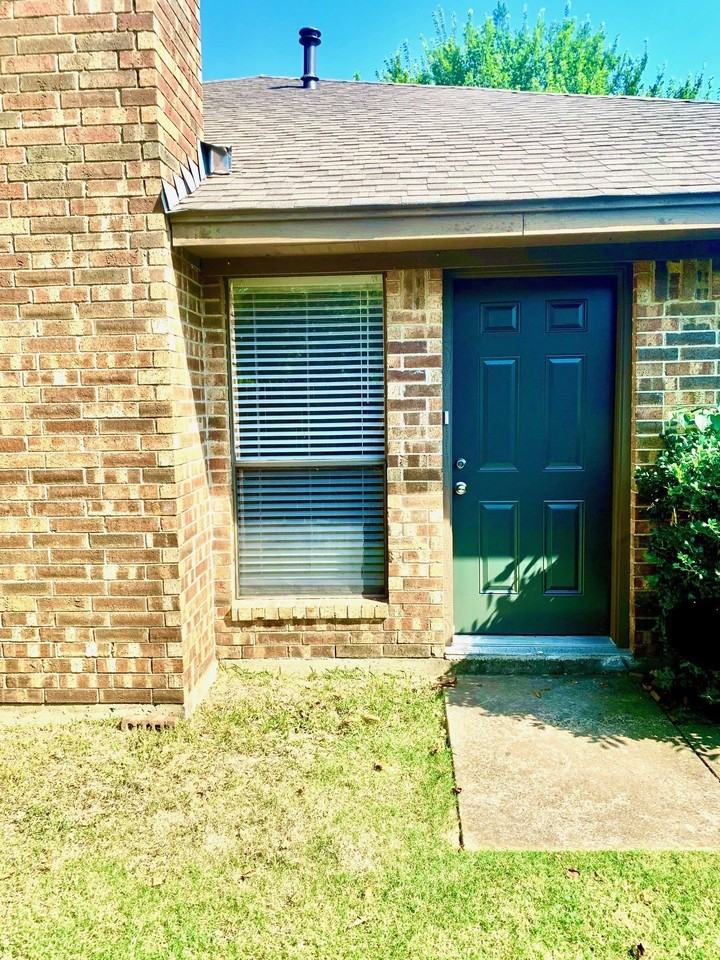 2305 Kingsford Ct