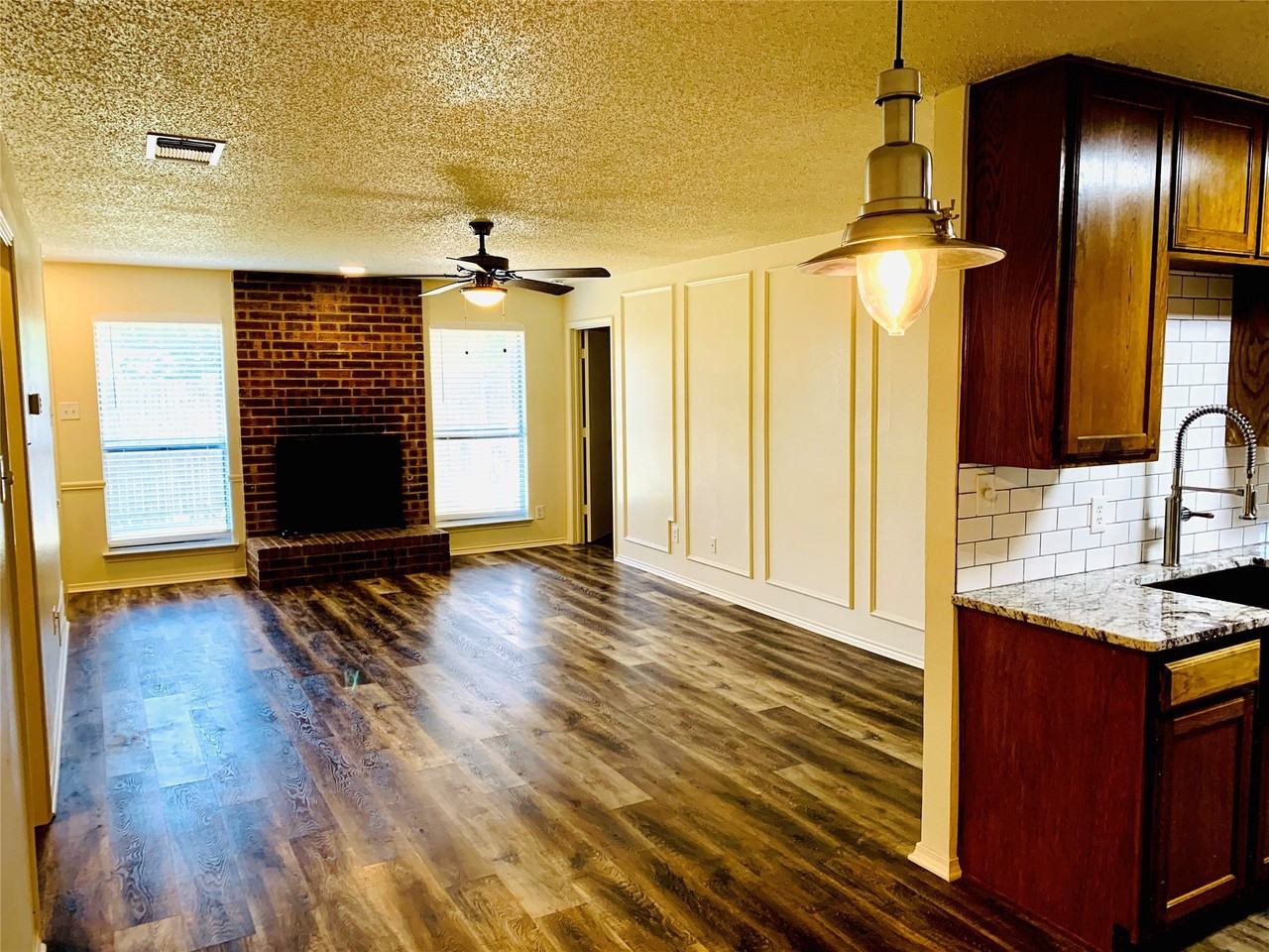 2305 Kingsford Ct - Photo 2 of 15